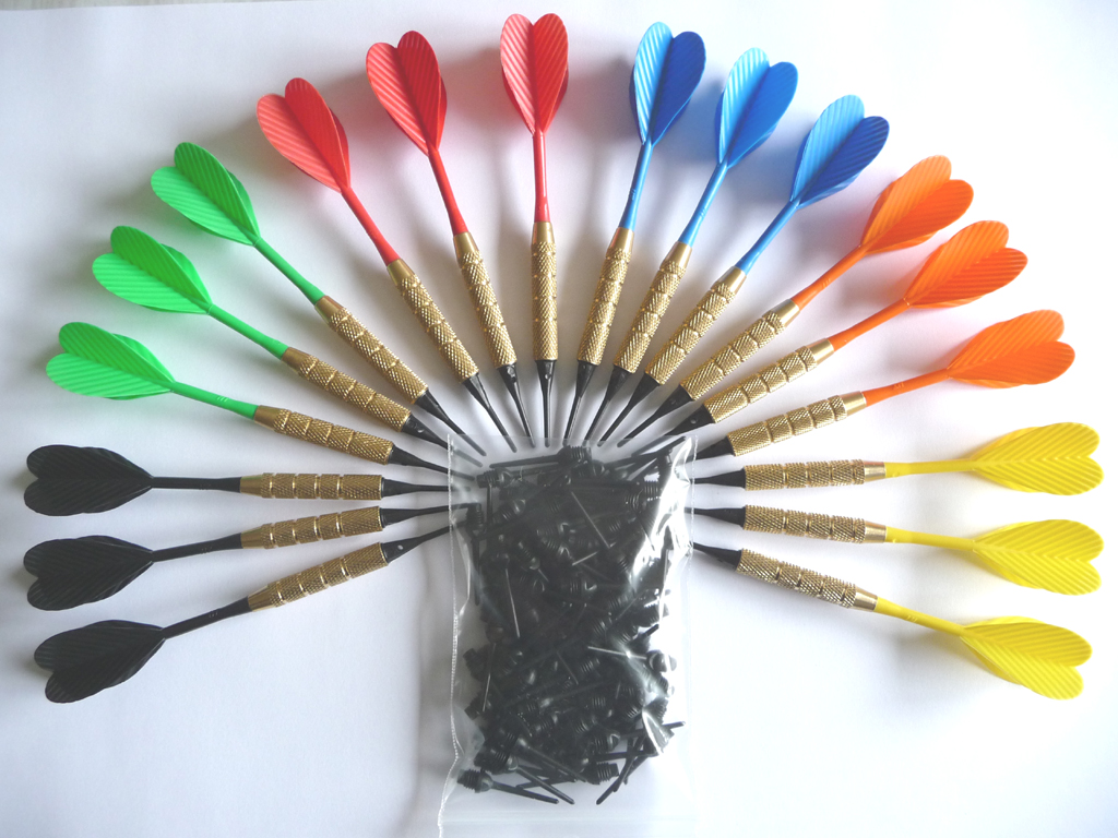 Lot de 18 fléchettes économiques à pointes plastiques + 100 pointes