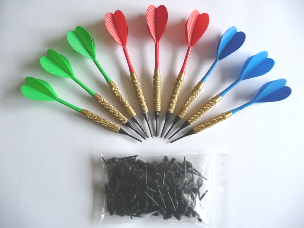 Lot de 9 fléchettes économiques à pointes plastiques + 100 pointes